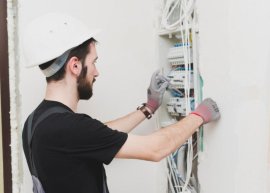 technik elektryk foto główne wpisu